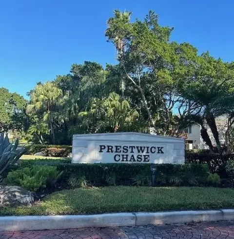 359 Prestwick Cir Apt 4