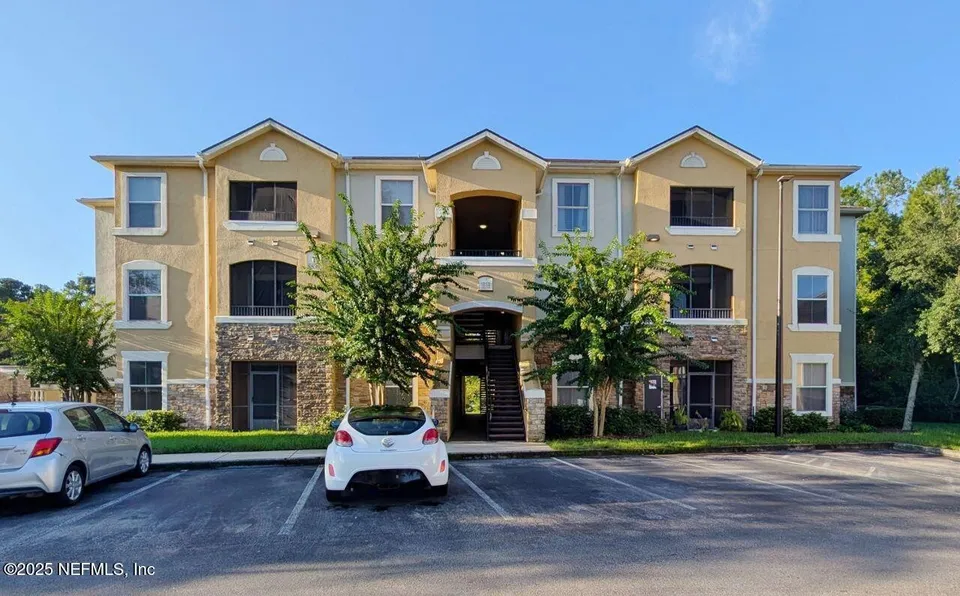 8539 Gate Pkwy W Unit 123 8539 Gate Pkwy W Unit 123
