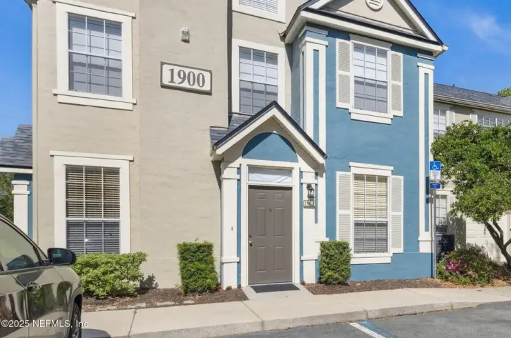 13703 Richmond Dr N Unit 1907