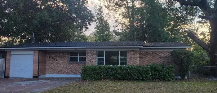 2407 S Mc Carthy Dr