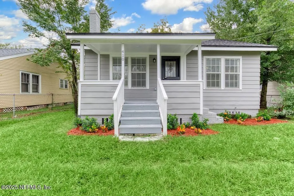 410 Demper Dr 410 Demper Dr