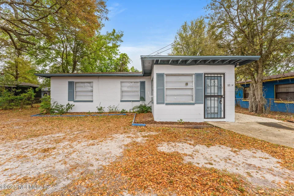 1814 W 33rd St 1814 W 33rd St