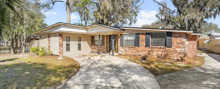 7653 Rolling Hills Dr