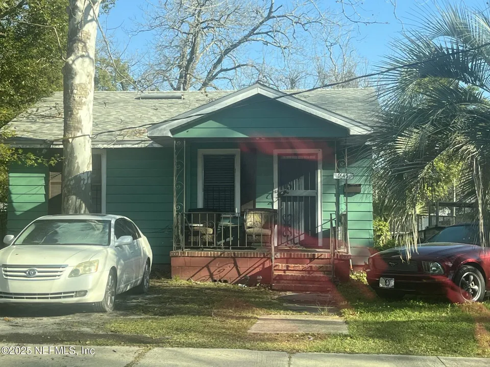 1645 W 11th St 1645 W 11th St