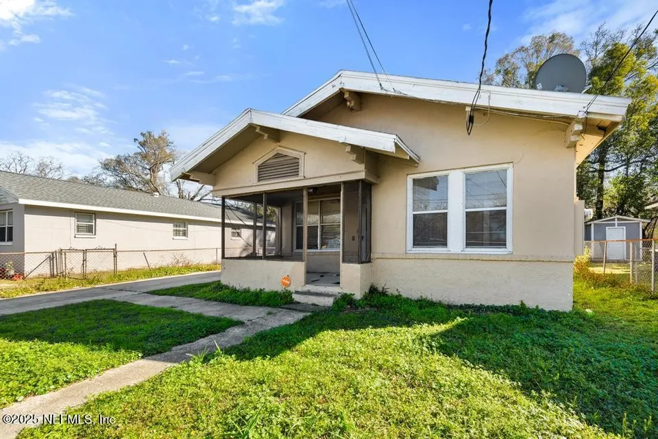 1726 W 23rd St 1726 W 23rd St