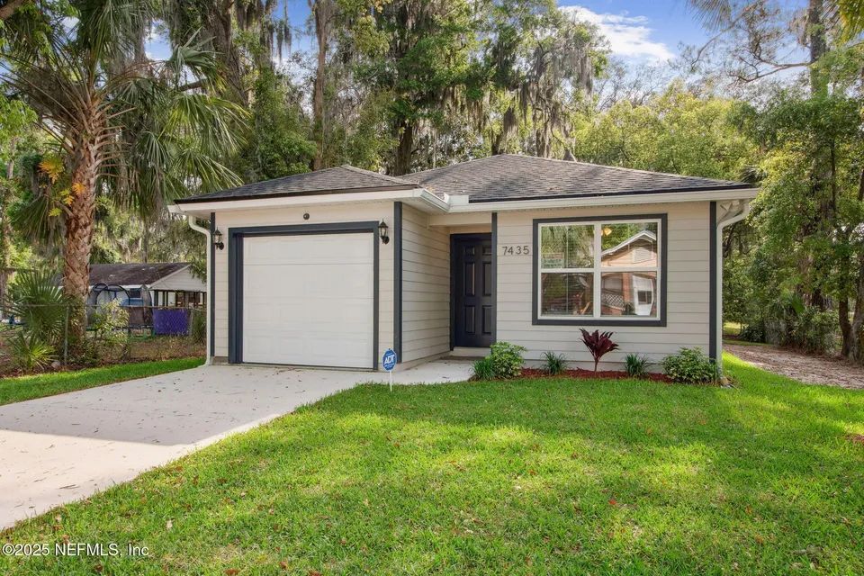 7435 Bloxham Ave 7435 Bloxham Ave