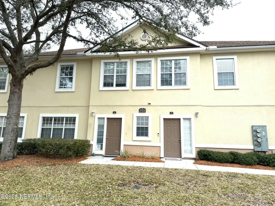 1723 Forest Lake Cir W Apt 3 1723 Forest Lake Cir W Apt 3
