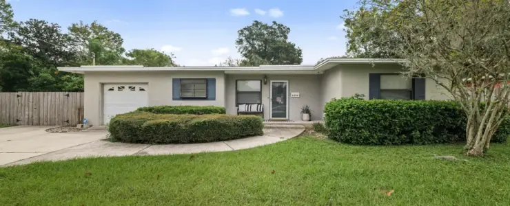 6104 Robbins Cir S
