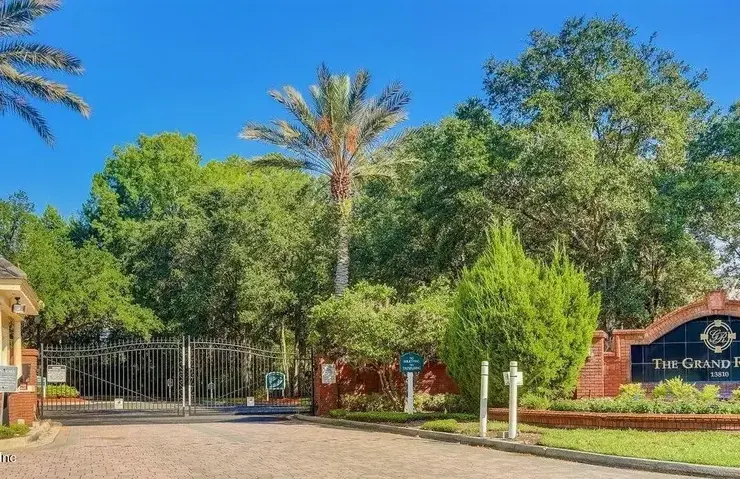 13810 Sutton Dr N Unit 1435