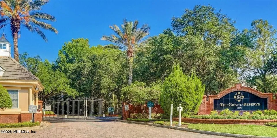 13810 Sutton Dr N Unit 1435 13810 Sutton Dr N Unit 1435