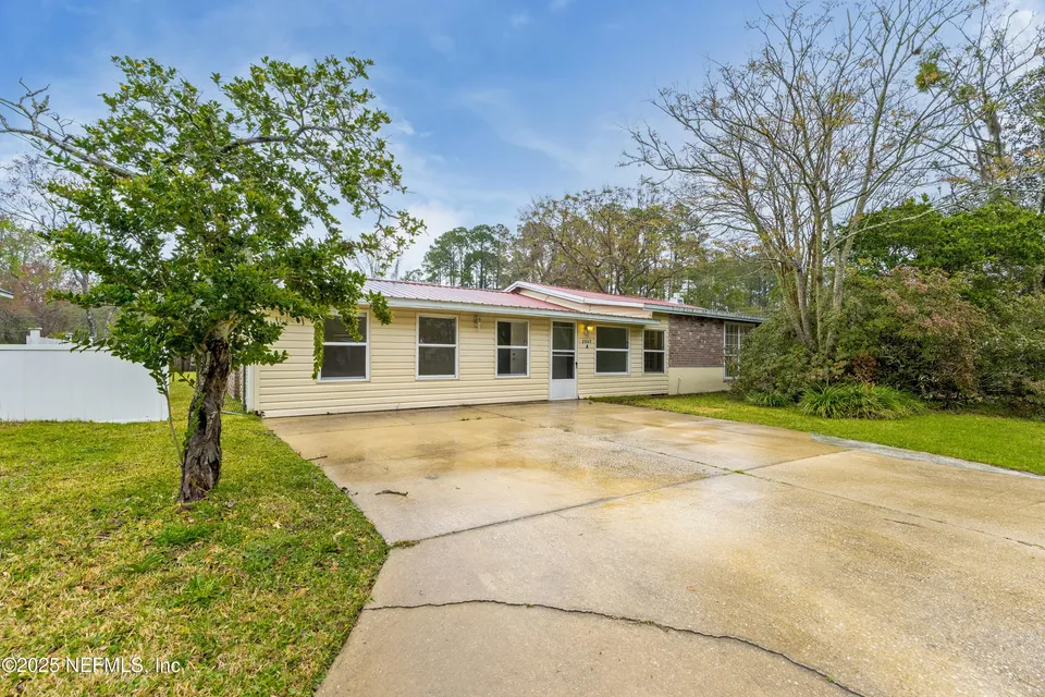 2965 Armstrong St 2965 Armstrong St