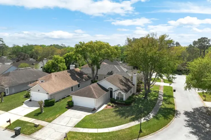 13712 Heathford Dr