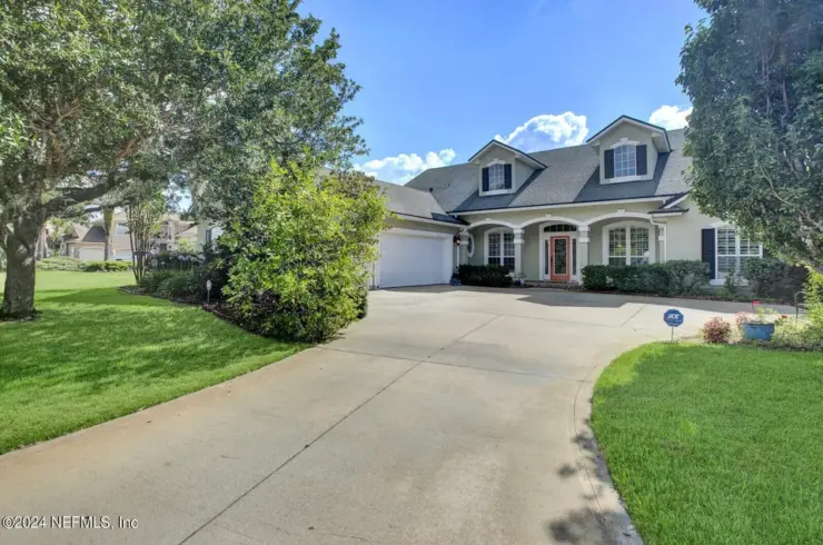 2028 Castle Point Ct