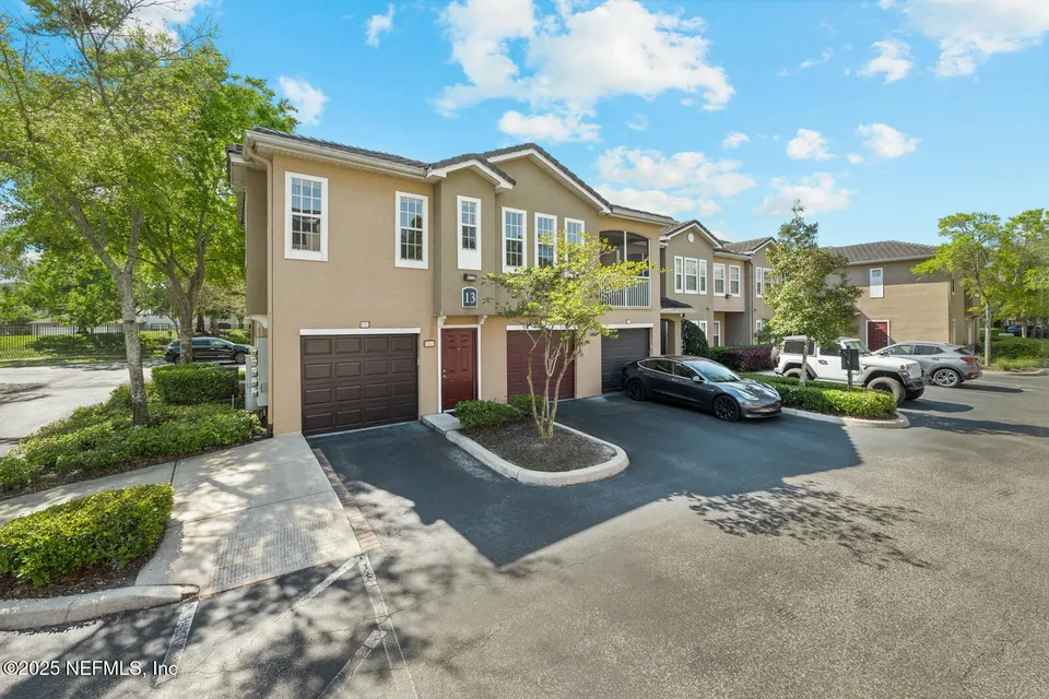 10075 Gate Pkwy N Apt 1301 10075 Gate Pkwy N Apt 1301
