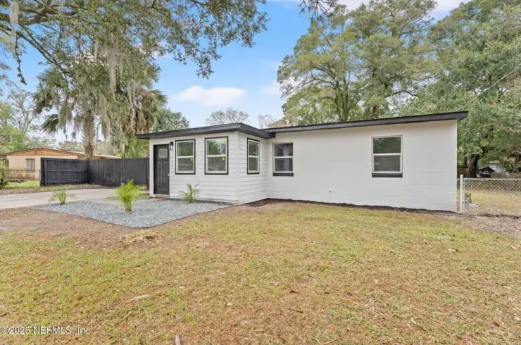 1537 King Arthur Rd