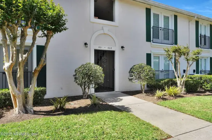13715 Richmond Dr Unit 601