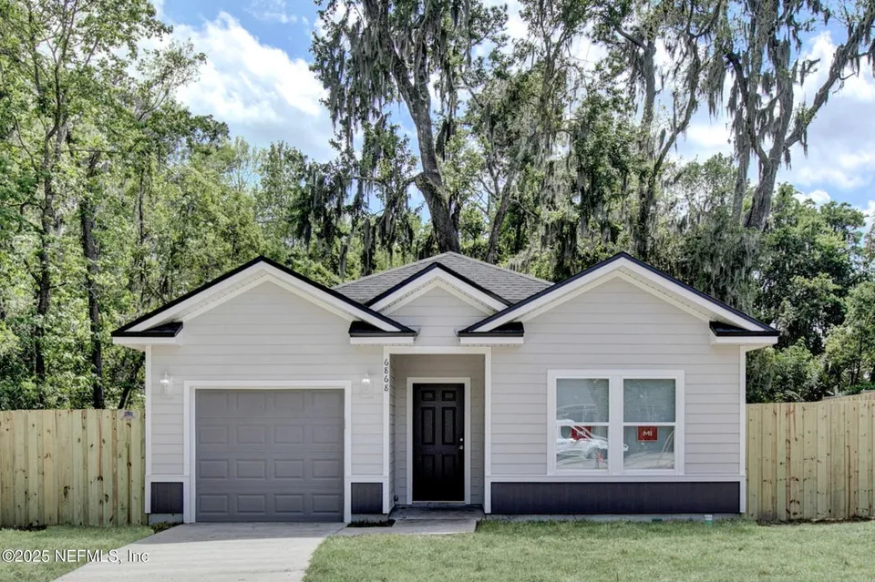 6868 Crane Ave 6868 Crane Ave