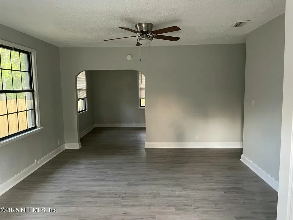 2015 Prospect St W 2015 Prospect St W