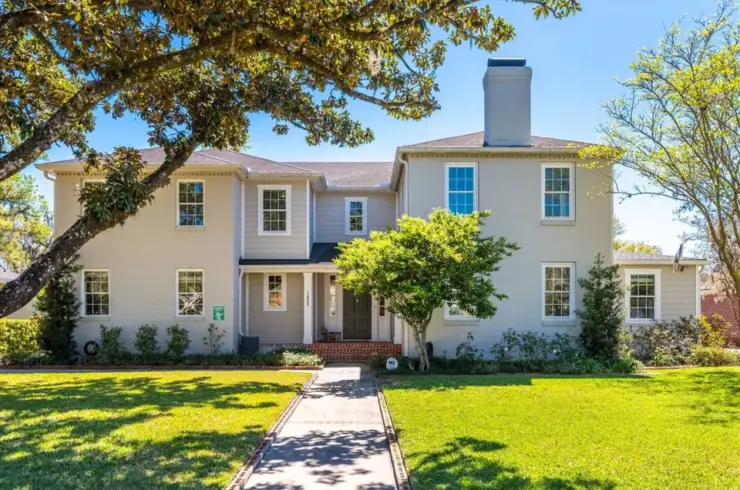 1052 Holly Ln