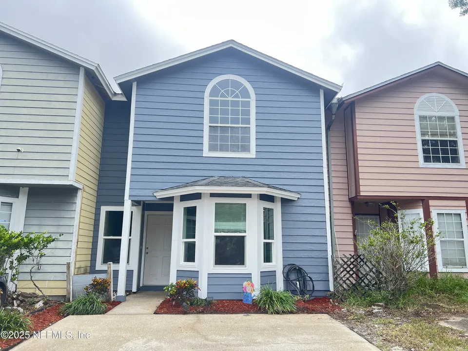 5523 Cabot Dr N 5523 Cabot Dr N