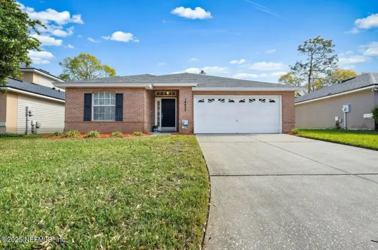 14453 Woodfield Cir N