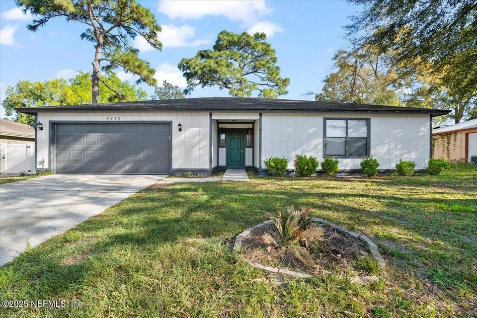 8215 Sailmaker Ln 8215 Sailmaker Ln