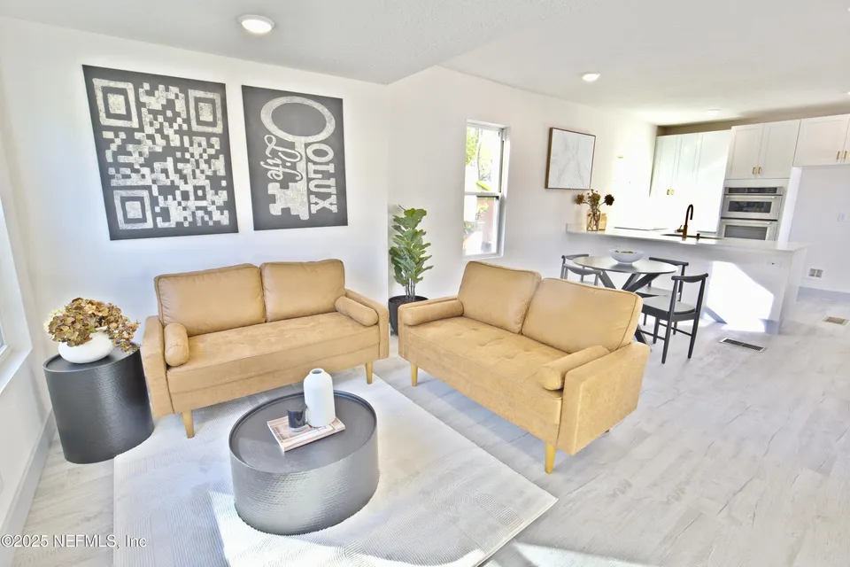 2477 Robert St 2477 Robert St