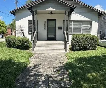2595 Myra St