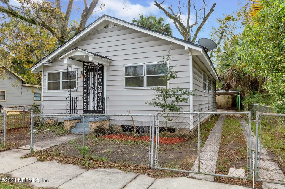 1464 W 6th St 1464 W 6th St