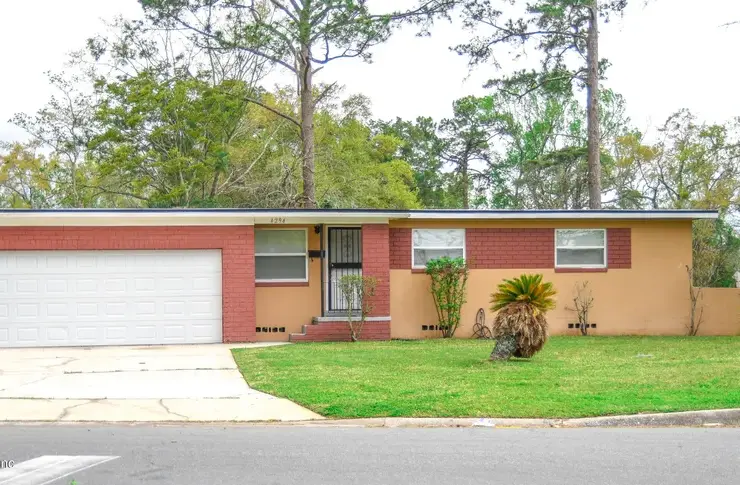 4294 Katanga Dr N