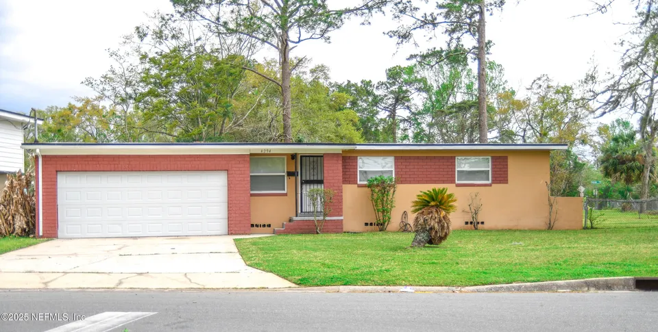 4294 Katanga Dr N 4294 Katanga Dr N
