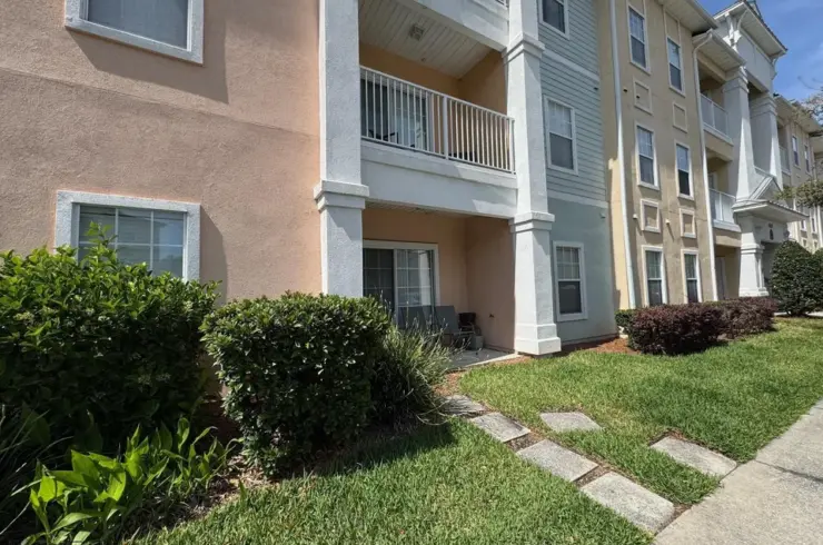 8215 Green Parrot Rd Unit 107