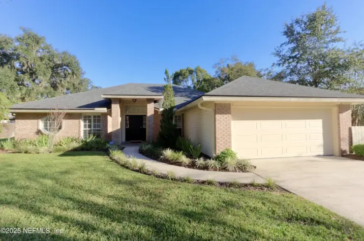 4394 Apple Tree Pl
