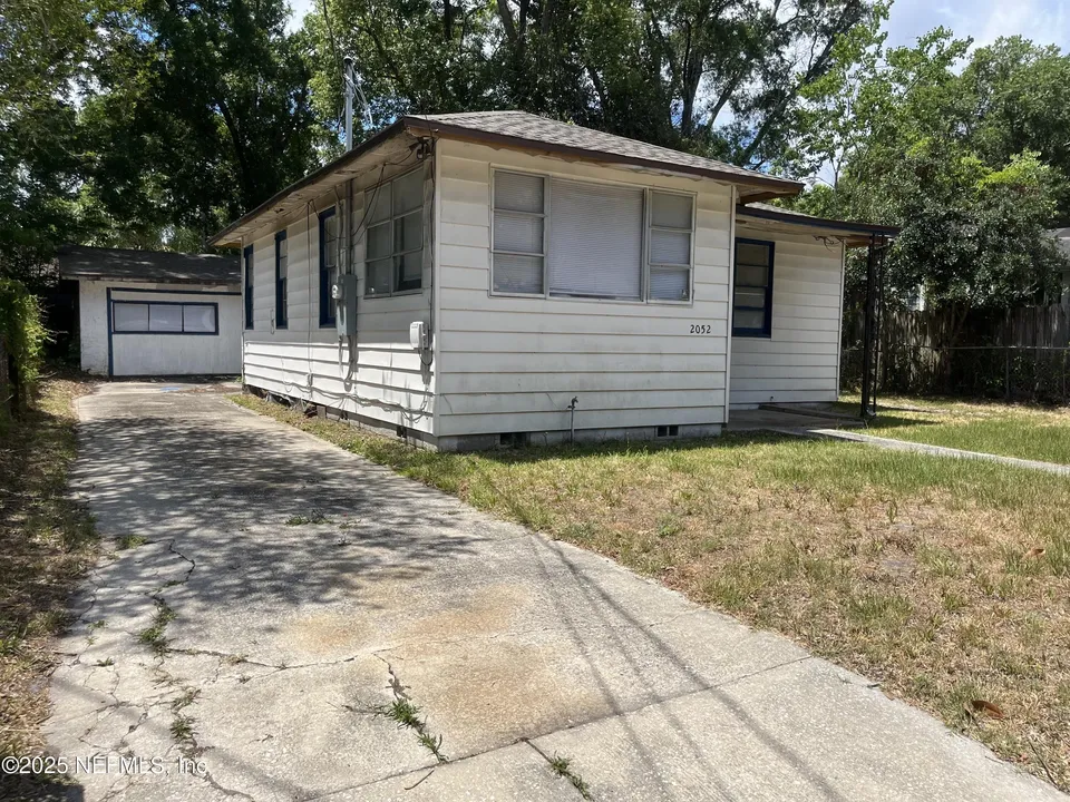 2052 W 16th St 2052 W 16th St