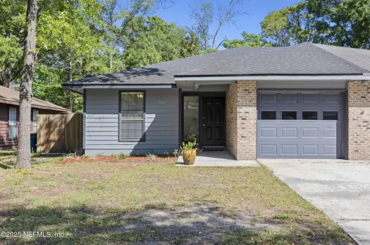 7462 Colony Cove Ln