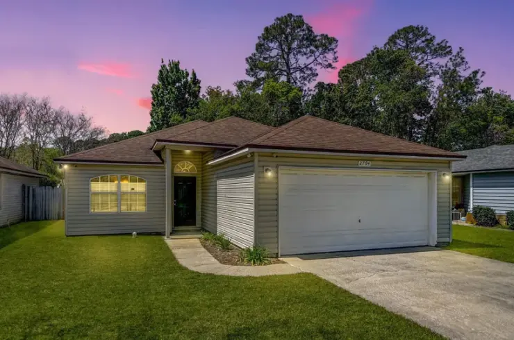 2794 Lantana Lakes Dr
