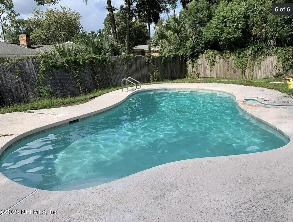 1920 Oakmont Dr 1920 Oakmont Dr