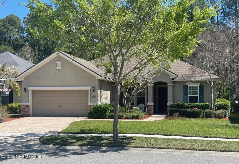 3715 Crossview Dr 3715 Crossview Dr