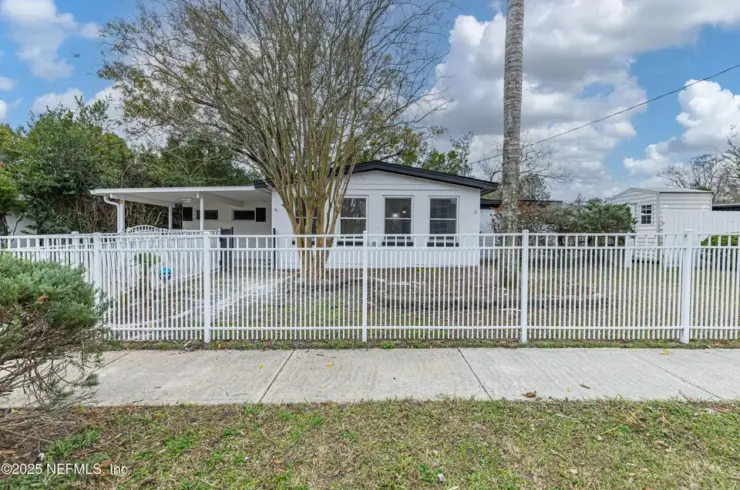 7028 Delisle Dr
