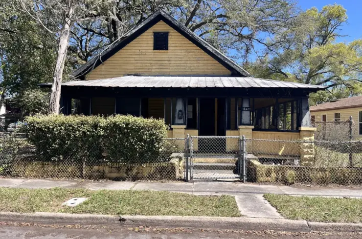 347 Woodlawn Ave