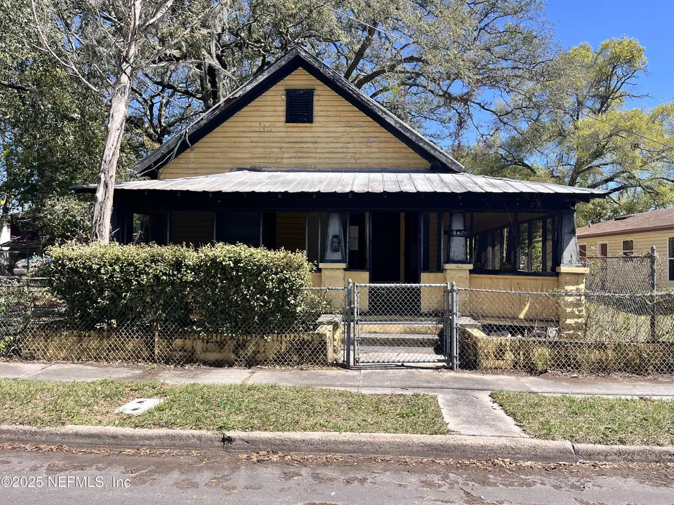 347 Woodlawn Ave 347 Woodlawn Ave