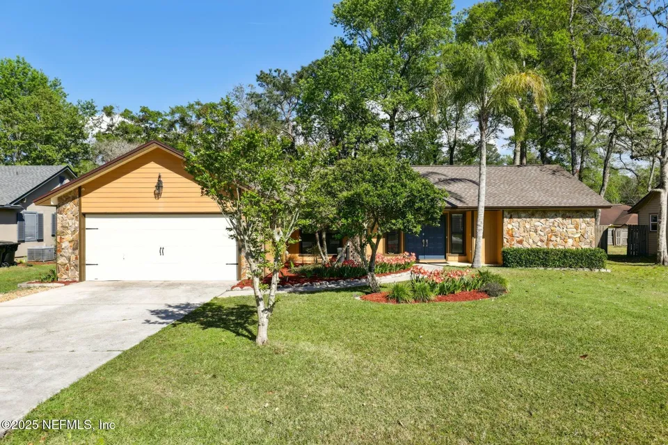 6121 Island Forest Dr 6121 Island Forest Dr
