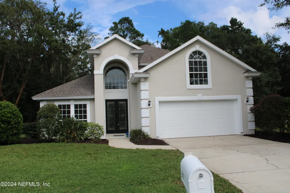 2471 Winged Elm Dr E 2471 Winged Elm Dr E