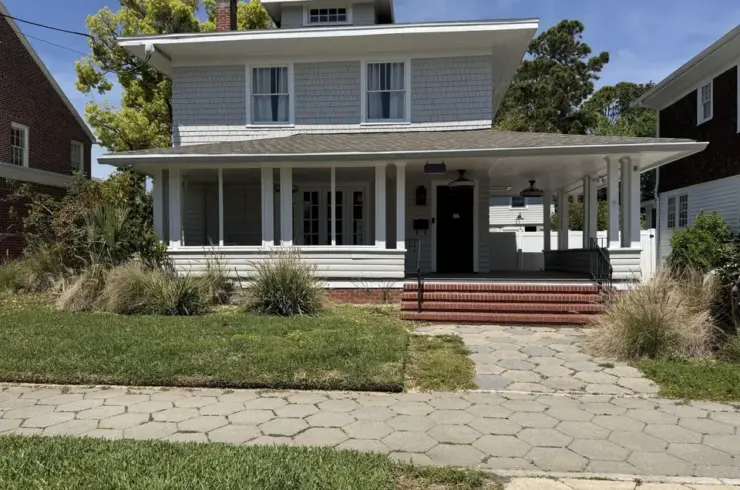 2239 Saint Johns Ave