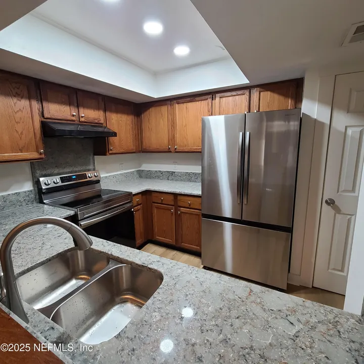 2410 Ironstone Dr W 2410 Ironstone Dr W