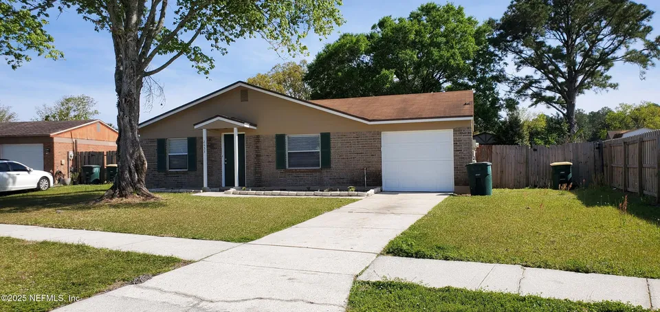 2433 Seymour St 2433 Seymour St