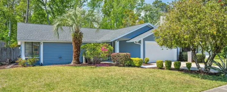 2124 Aztec Dr W