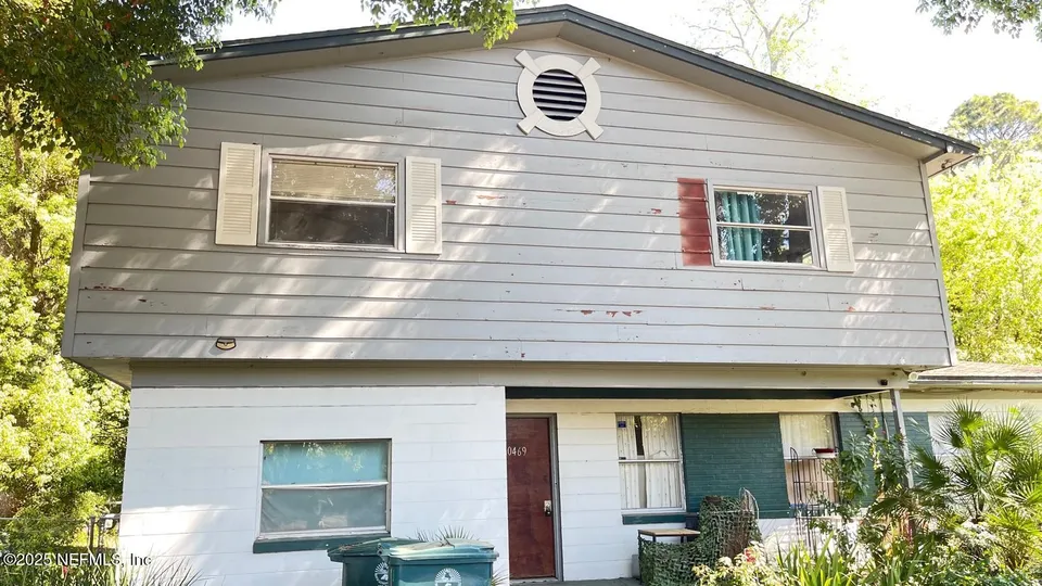 10469 Skycrest Dr N 10469 Skycrest Dr N