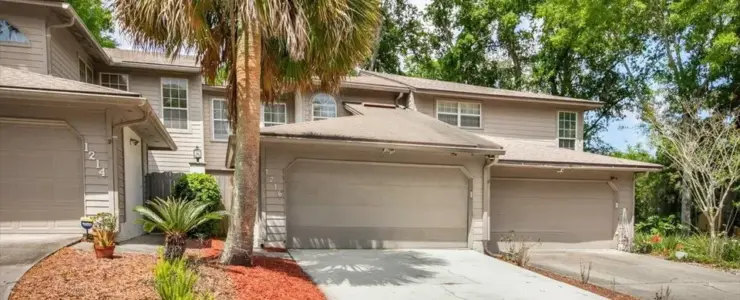 1216 Radis Pl