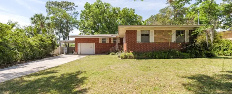 720 Bordeau Ave W